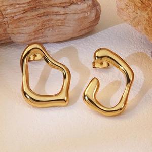 Irregular geometric gold-plated molten earrings on natural stone for minimalist style