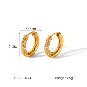 Detailed view of 18K gold plated hoop earrings with 2.15cm diameter and zircon stones