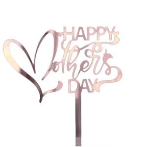 Détail macro du cake topper Happy Mother's Day en acrylique rose gold avec cœur