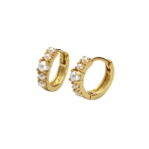 Elegant gold hoop earrings with white pearls in a gradient size arrangement for women