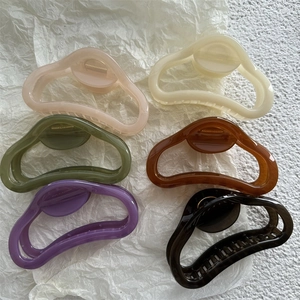 Set of 6 large jelly color hollow hair claw clips in acrylic for women hair styling