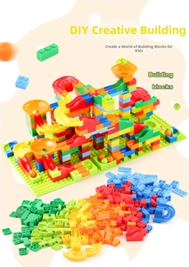 Vue détaillée de 366 pièces de blocs de construction colorés pour circuit à billes DIY