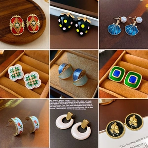 Boucles Oreilles Fleur Émail Alliage Vintage Avec Tige Argent Fausse Künstliche Perle Style Français Géométrique Pour Femmes
