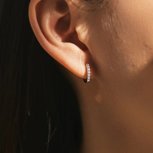 Eleganti orecchini a cerchio in moissanite colore D in argento 925 con pavé scintillante