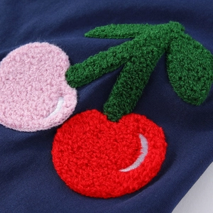 Robe fille bleu marine avec détail de broderie chenille cerise 3D et tissu en maille