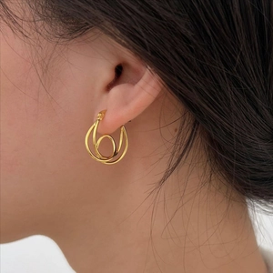 Elegant 925 sterling silver triple-layer interlocking gold hoop earrings for women