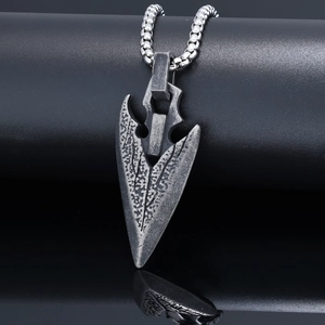 Vintage Nordic Viking spearhead pendant necklace in antique silver finish for men