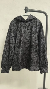 American retro leopard print hoodie in black and gray colorway with oversized fit