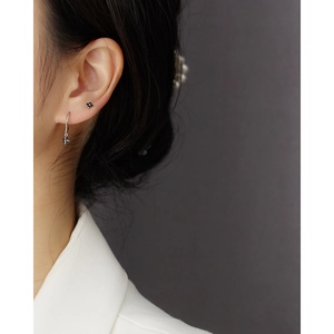 Minimalist S925 silver four-leaf flower stud earrings with colorful sparkling diamonds
