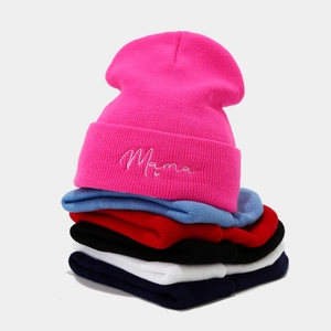 Gebreide Mama mutsen voor dames in diverse kleuren zoals roze, blauw en zwart