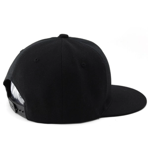 Classic black hip-hop snapback cap with flat brim and adjustable plastic closure