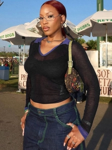Haut polo noir transparent en mesh pour femme avec manches longues et col à revers chic