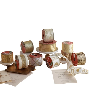 Assortiment de rubans de Noël avec motifs flocons et sapins pour emballage de cadeaux