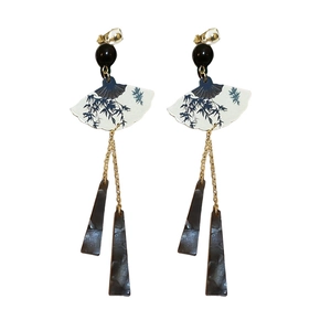 Boucles d'oreilles chinoises avec éventail, motif bambou, glands et résine marbrée