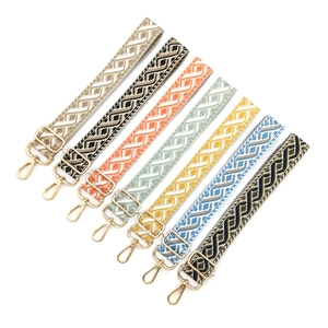Bandoulières tissées bohèmes réglables avec motifs géométriques colorés et clips dorés