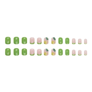 Faux ongles carrés courts avec paillettes vertes, motifs marguerites et French tips