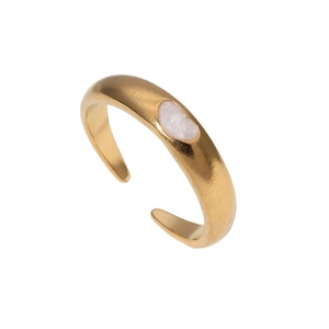 Bague ouverte en acier inoxydable doré avec un motif de cœur blanc de style minimaliste