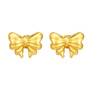Boucles d'oreilles nœud en acier inoxydable doré poli avec placage 18K sur fond blanc