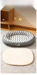 Détail du panier déhoussable pour chien avec tissu chaud DuPont et base antidérapante