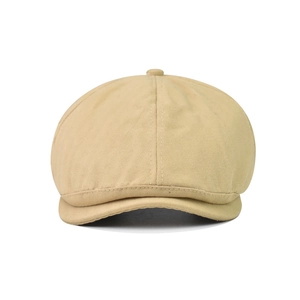 Breathable retro cotton newsboy cap in beige with top button and curved brim