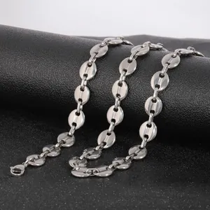 Collier en acier inoxydable à mailles grains de café sur rouleau en cuir noir