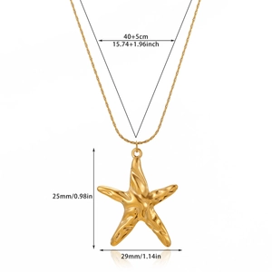 Detailed view of gold starfish pendant with 40+5cm chain length and size measurements