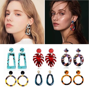 Waterdrop and geometric resin dangle earrings set with marble and tortoiseshell patterns