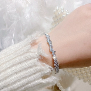 Elegant silver irregular geometric bracelet with sparkling full zircon stones for women