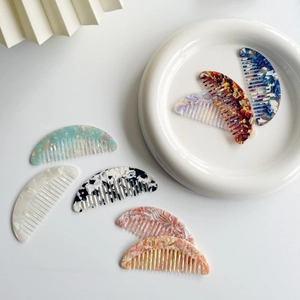 Portable Acetate Hair Comb Half Moon Shape Marble Pattern Pocket Size Detangling Stylist Tool For Women