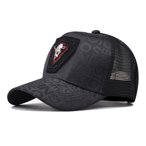 Casquette De Baseball Rétro Avec Badge Tête De Mort En Métal Filet Respirant Imprimé Lettres Graffiti Sport De Plein Air Réglable