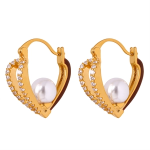 Elegant gold heart earrings with white pearls and brown enamel in a French vintage style
