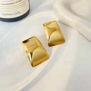 Polished rectangular 18k gold-plated stainless steel earrings with minimalist concave design