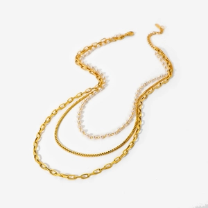 Collana a tre strati in acciaio inossidabile 18K con piccole perle e catena a graffetta