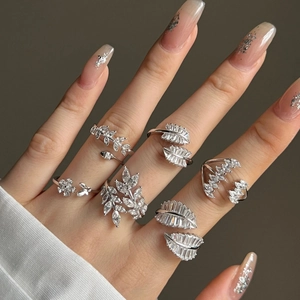 S925 sterling silver leaf ring set with sparkling marquise zircon on model hand