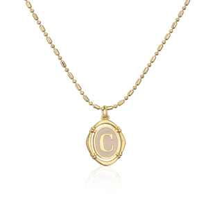 Collar minimalista de latón chapado en oro con colgante ovalado, letra inicial C y cadena de bolas