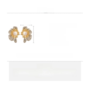 Detail view of multi-layer flower pearl earrings with precise size and material specifications