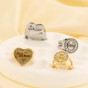 Stainless Steel Heart Ring With Mom Letter 18K Gold Plated Rhinestone Mother's Day Gift For Women Wide Band