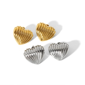 Vertical striped heart stud earrings in 18k gold and silver stainless steel finishes