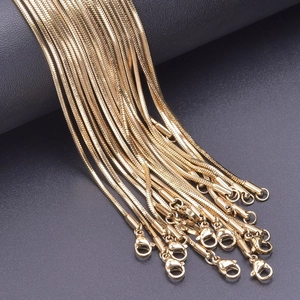1,5mm 18k vergoldete Edelstahl Quadrat Schlangenkette Halskette mit Karabinerverschluss