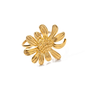 Golden daisy flower ring made of durable stainless steel with open adjustable band