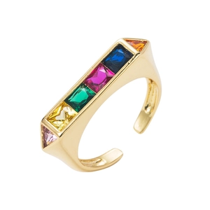 Bague dorée réglable avec zircons carrés multicolores au design géométrique moderne
