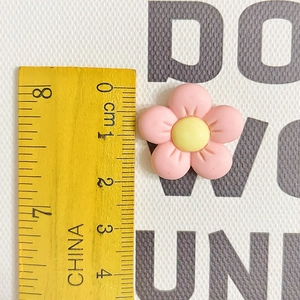 Pink resin five-petal flower DIY accessory with yellow center, 2.2cm diameter size