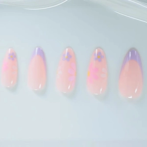 Faux ongles amande avec pointes French violettes et motifs marguerites fleuries