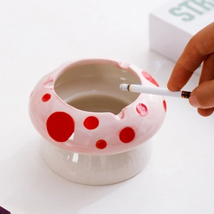 Paddestoelvormige Keramische Asbak Creatieve Polka Dot Desktop Rookaccessoire Cartoon Decoratieve Dienblad Voor Thuis