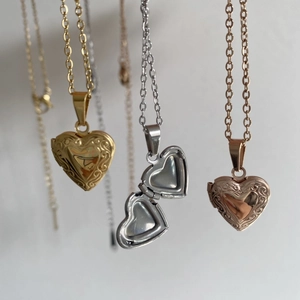 316L stainless steel heart locket necklace with vintage floral engraving in three colors