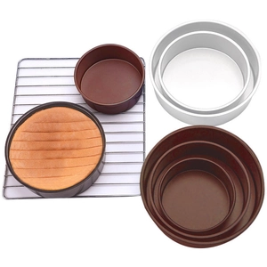 Große runde Silikon-Backformen für Kuchen in Braun und Silber mit Abkühlgitter Set