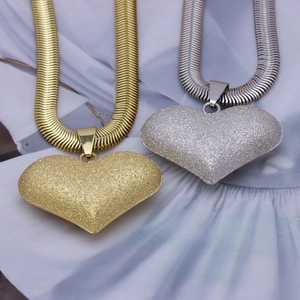 Heart Pendant Necklace 18K Gold Plated Copper Brass Frosted Glitter Polished Bold Snake Chain Fashion Jewelry For Women
