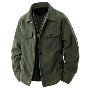 Dunkelgrüne Cordjacke für Herren mit klassischem Kragen und großen Brusttaschen