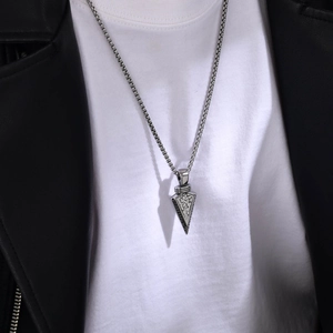 Vintage Noorse Viking rune driehoekige hanger in zilver titanium staal voor heren