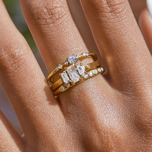 Elegant Stainless Steel Rings For Women Gold Plated Cubic Zirconia Waterproof Hypoallergenic Twist Design Niche Jewelry